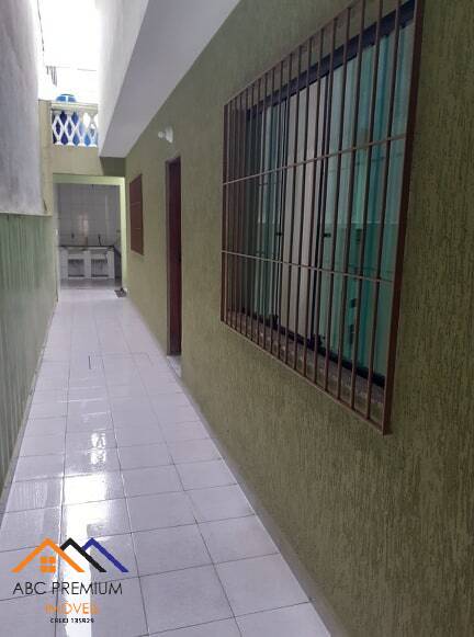 Sobrado à venda com 3 quartos, 200m² - Foto 1