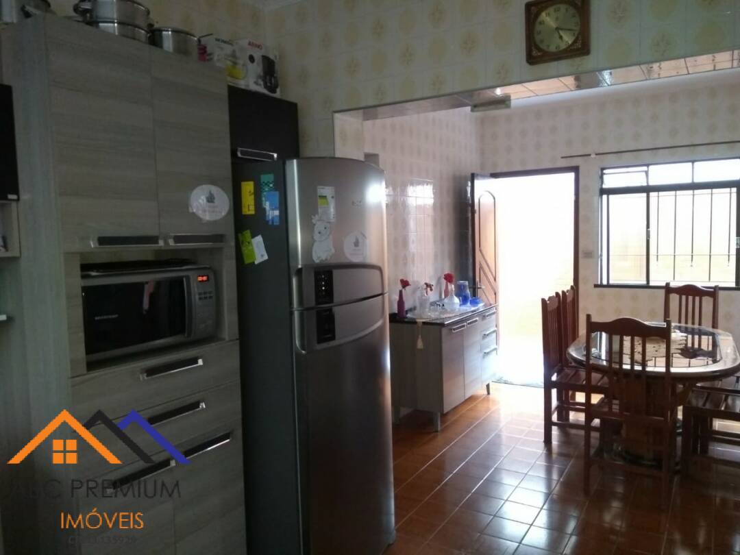 Casa à venda com 3 quartos, 227m² - Foto 12