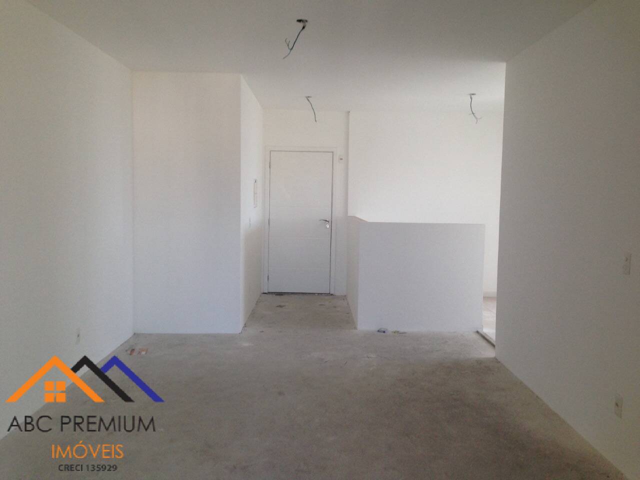 Apartamento à venda com 2 quartos, 66m² - Foto 4