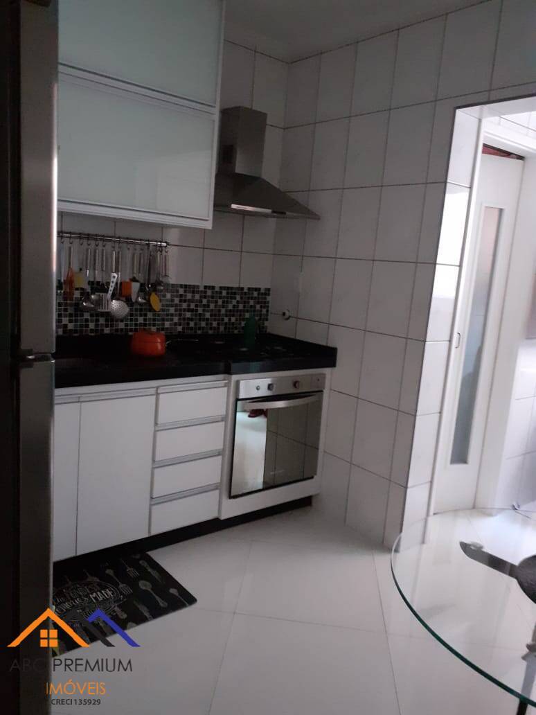 Apartamento à venda com 2 quartos, 72m² - Foto 3