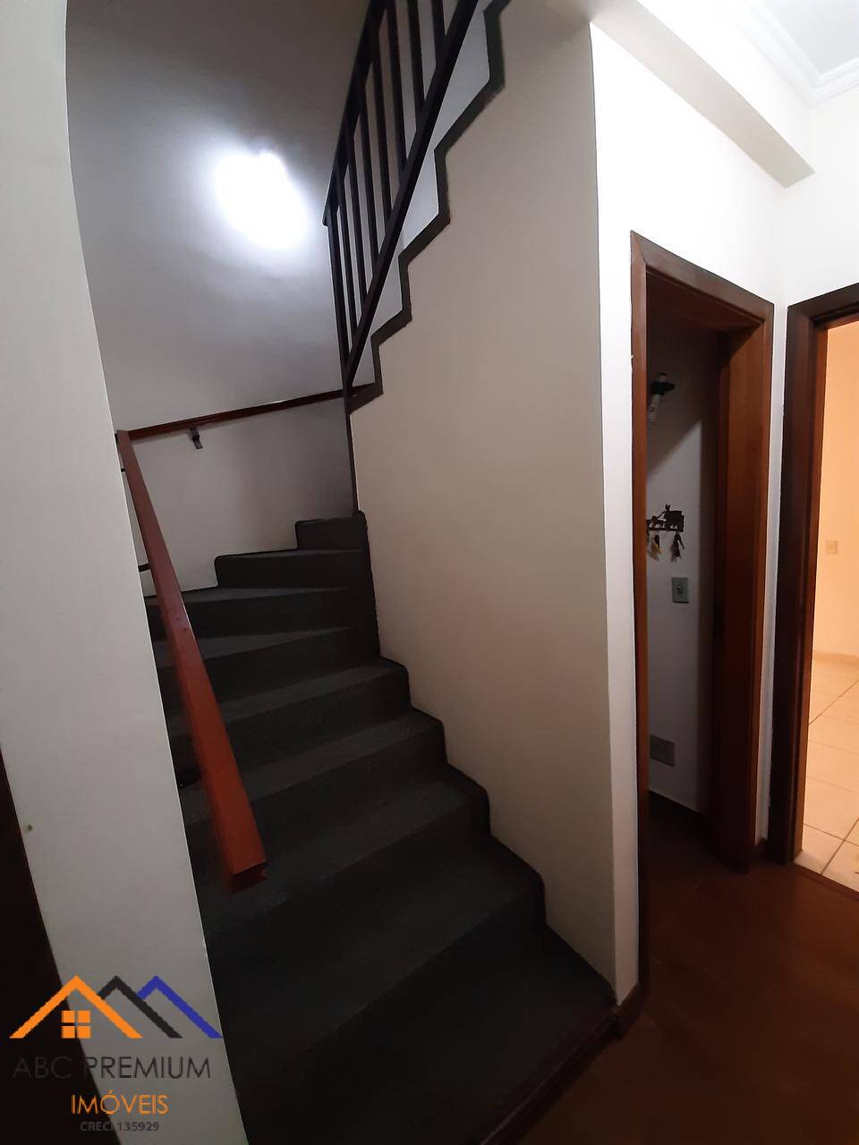 Sobrado à venda com 3 quartos, 236m² - Foto 9