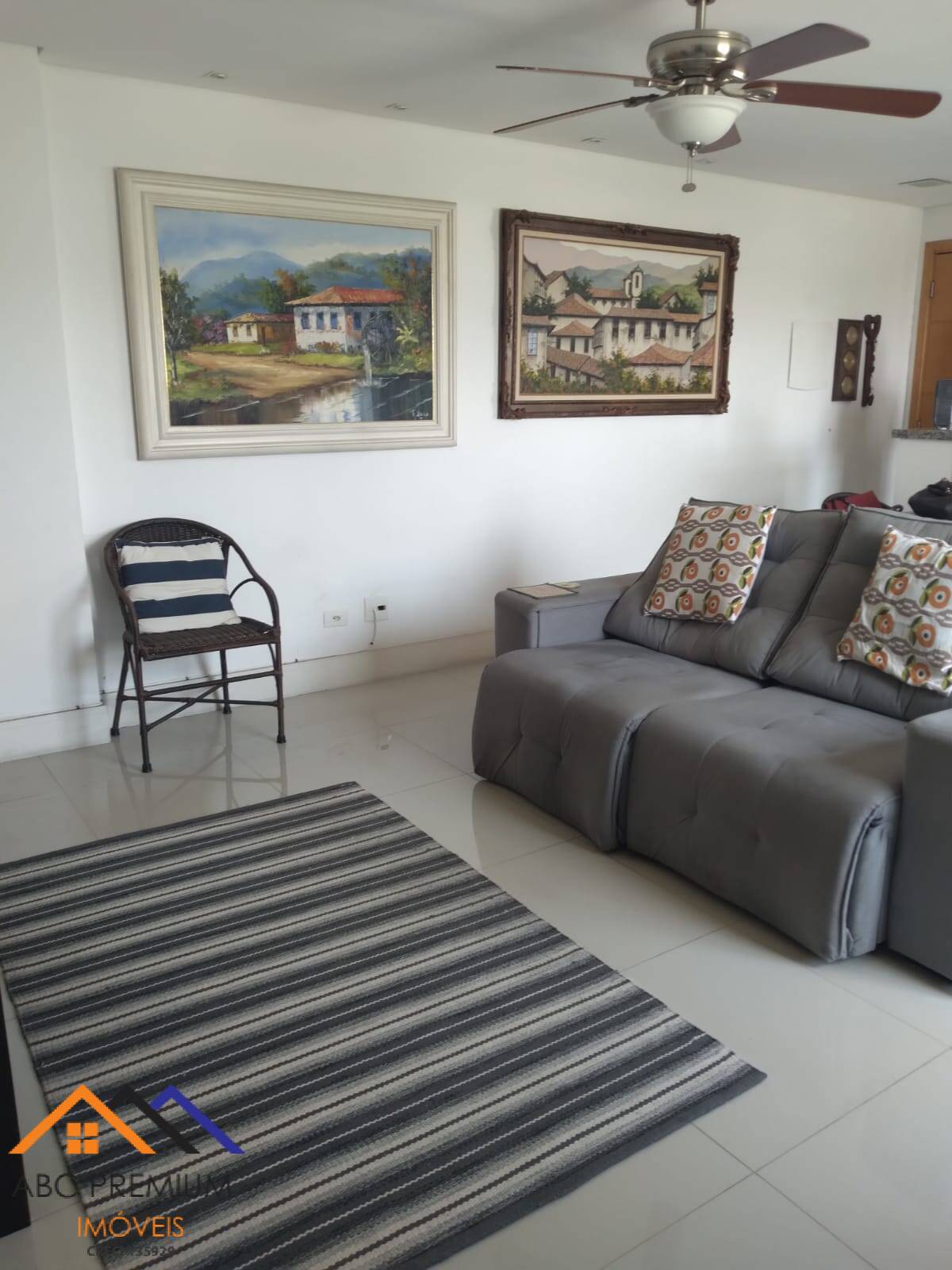 Apartamento à venda com 2 quartos, 70m² - Foto 3