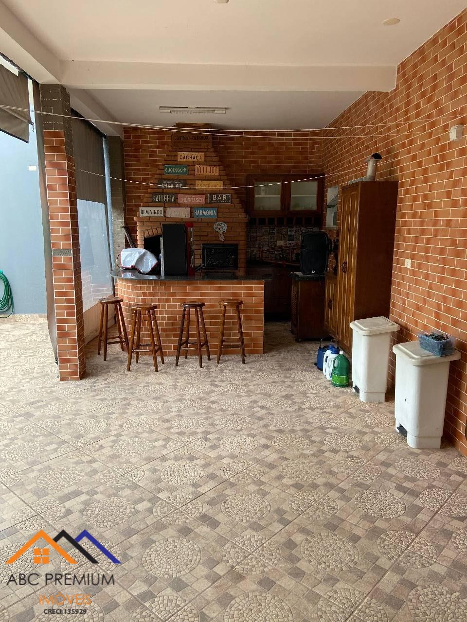 Sobrado à venda com 3 quartos, 440m² - Foto 2