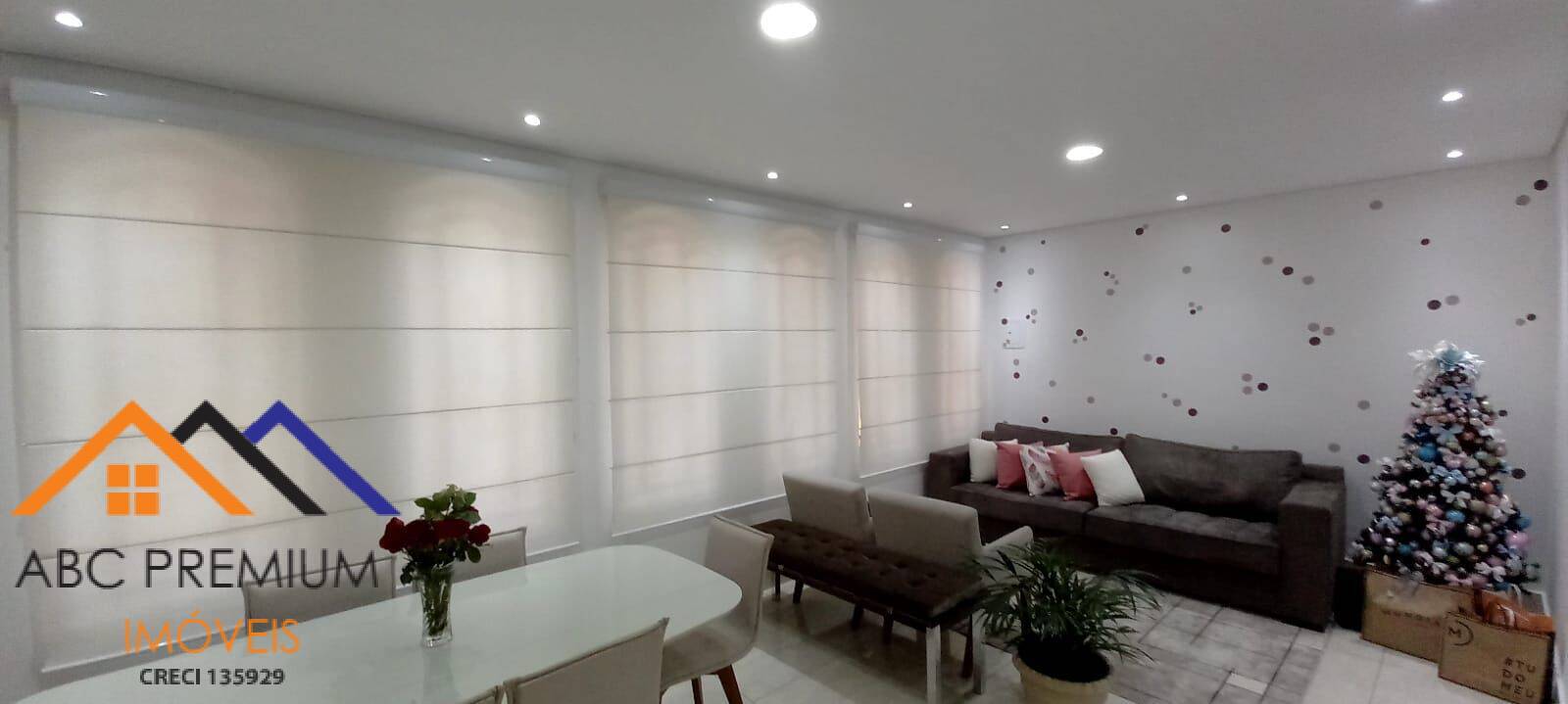 Sobrado à venda com 4 quartos, 206m² - Foto 1