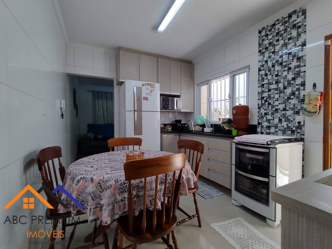 Apartamento à venda com 2 quartos, 95m² - Foto 4