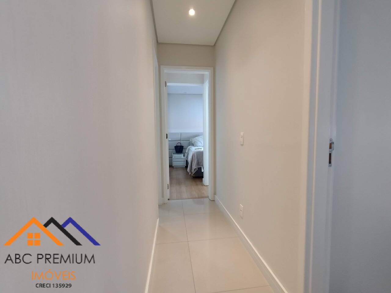 Apartamento à venda com 2 quartos, 57m² - Foto 9