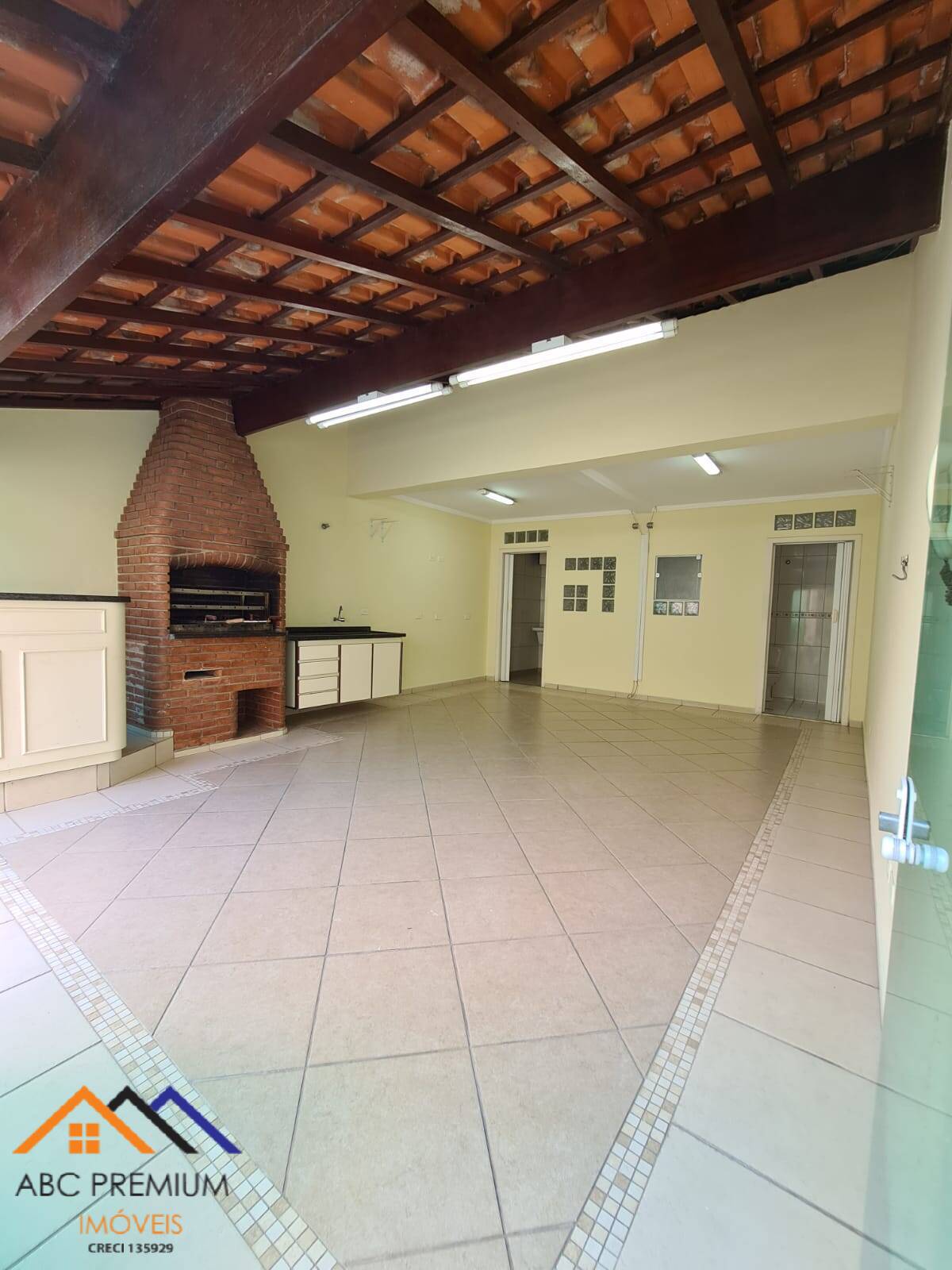 Casa à venda com 3 quartos, 246m² - Foto 22