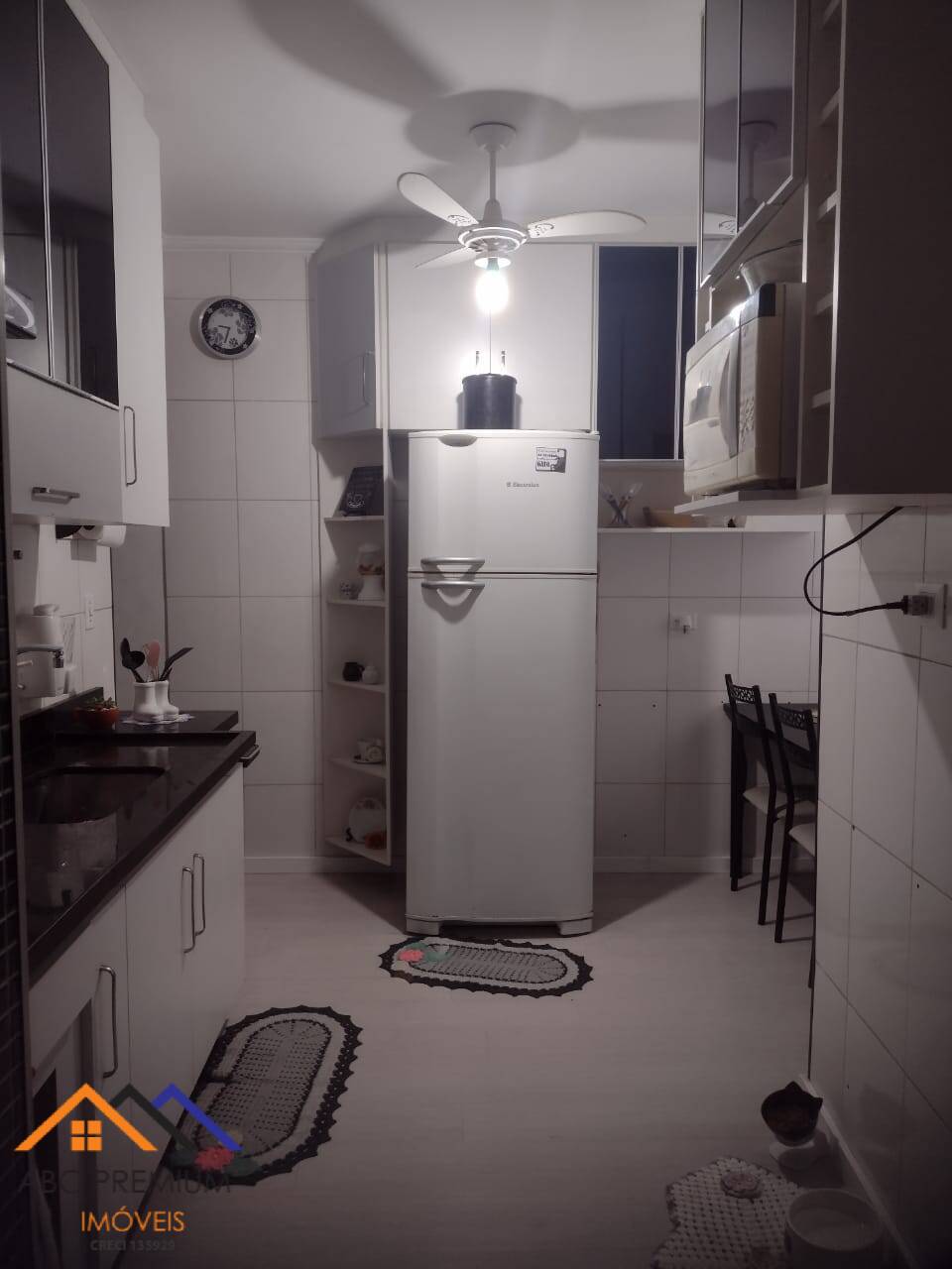 Cobertura à venda com 2 quartos, 60m² - Foto 3