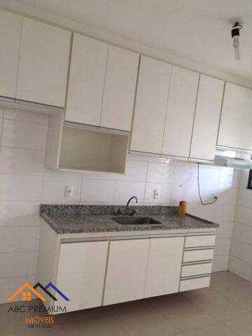 Apartamento à venda com 3 quartos, 90m² - Foto 3