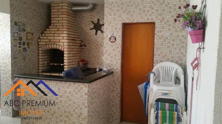 Sobrado à venda com 3 quartos, 120m² - Foto 1