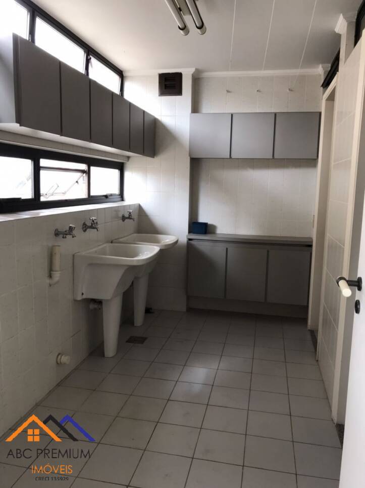 Apartamento à venda com 3 quartos, 157m² - Foto 9