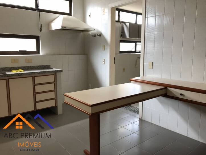 Apartamento à venda com 3 quartos, 157m² - Foto 3