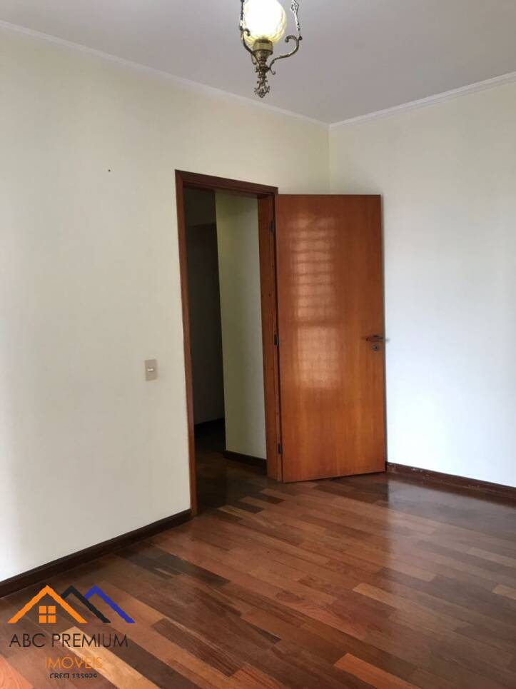 Apartamento à venda com 3 quartos, 157m² - Foto 2