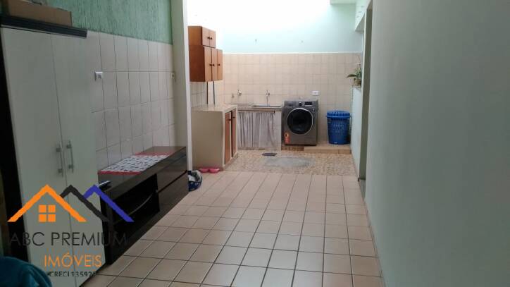 Casa à venda com 2 quartos, 201m² - Foto 10